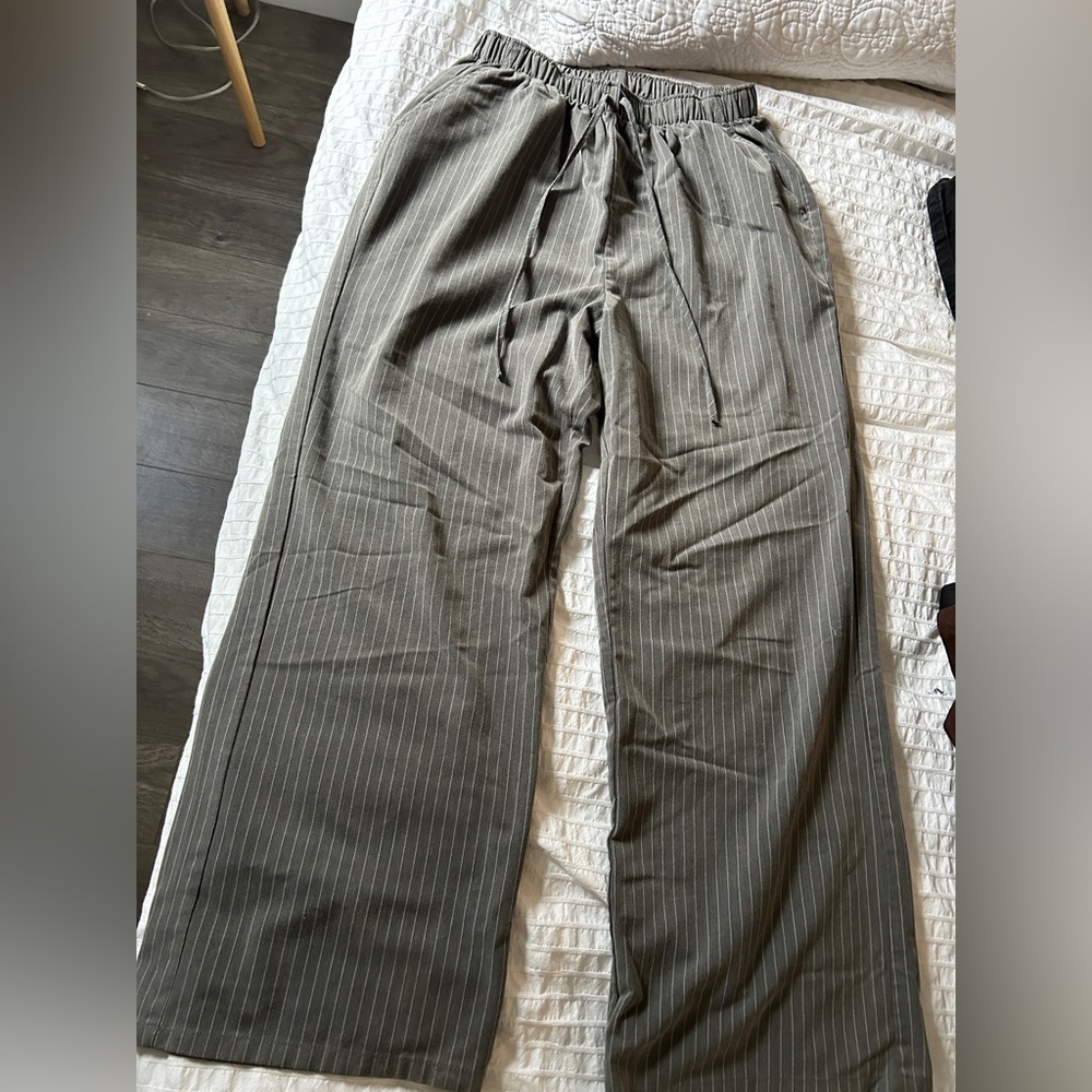 Ciso Gray Dress Pants with Relaxed Fit and Elastic Waistband